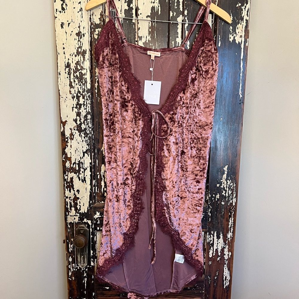 NWT women’s velour like open tie Solaris Peignoir. Size S and M available.